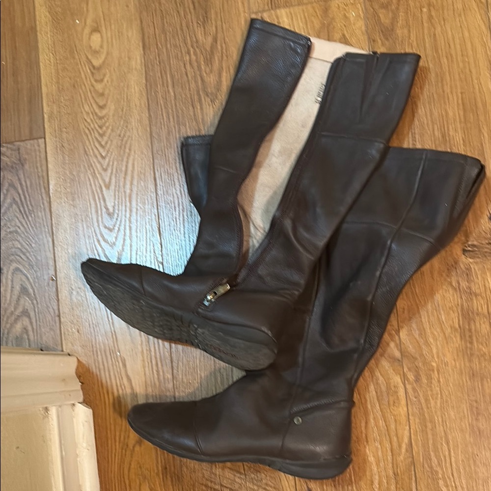 Hush Puppies Brown up to the Knee Boots Casual Style wide calf 15 inches